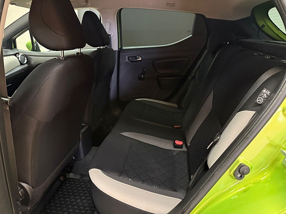 Nissan Micra 14 of 23