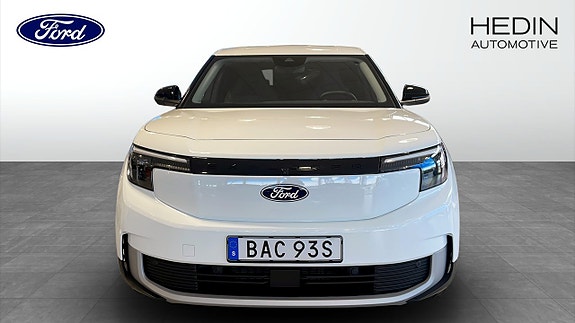 Ford Explorer 8 of 12