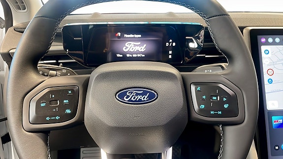 Ford Explorer 12 of 12