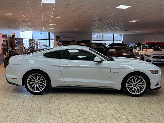 Ford Mustang 8 of 25