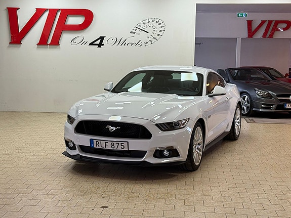 Ford Mustang 3 of 25