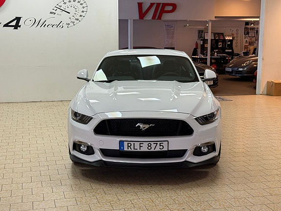 Ford Mustang 10 of 25