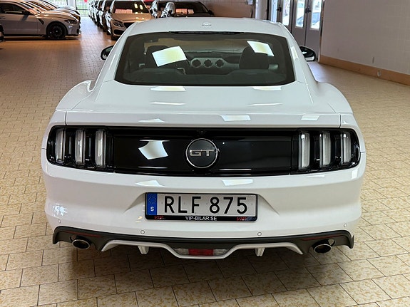 Ford Mustang 6 of 25