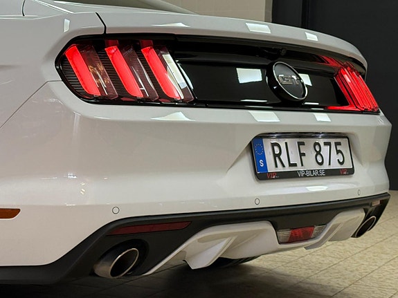 Ford Mustang 12 of 25