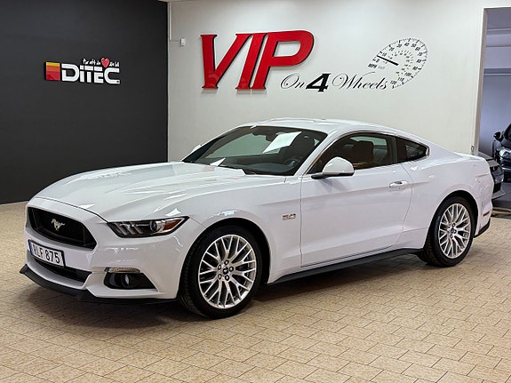 Ford Mustang 2 of 25