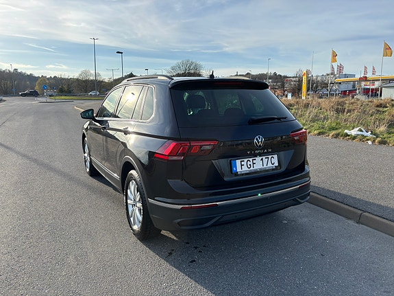 Volkswagen Tiguan 3 of 4