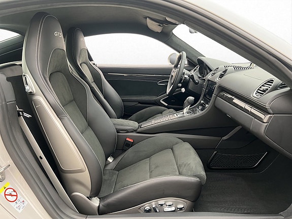 Porsche 718 Cayman GTS 12 of 30
