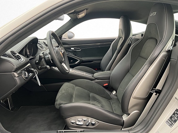 Porsche 718 Cayman GTS 14 of 30