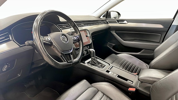 Volkswagen Passat 7 of 13