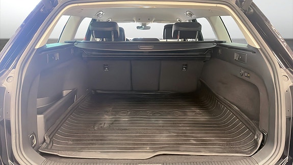 Volkswagen Passat 12 of 13