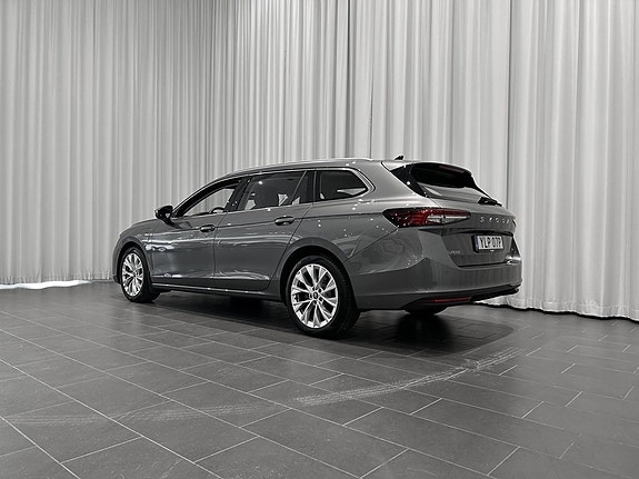Skoda Superb 3 of 5