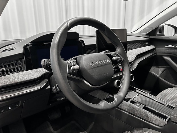 Skoda Superb 11 of 18