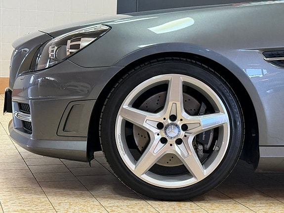 Mercedes-Benz SLK200 11 of 28