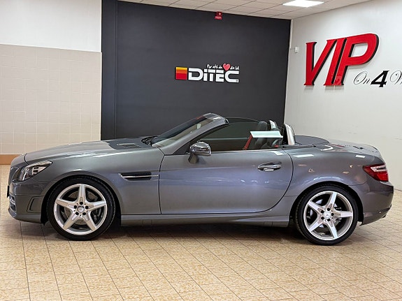 Mercedes-Benz SLK200 4 of 5