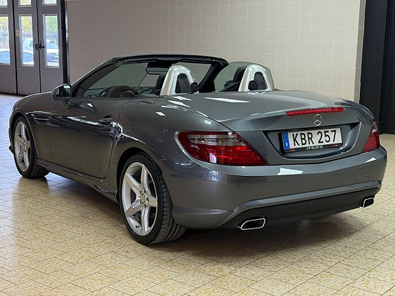 Mercedes-Benz SLK200 5 of 5