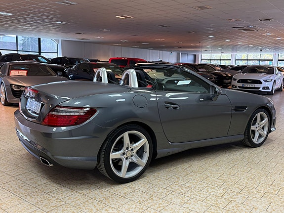Mercedes-Benz SLK200 7 of 28