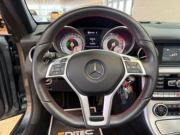 Mercedes-Benz SLK200 17 of 28