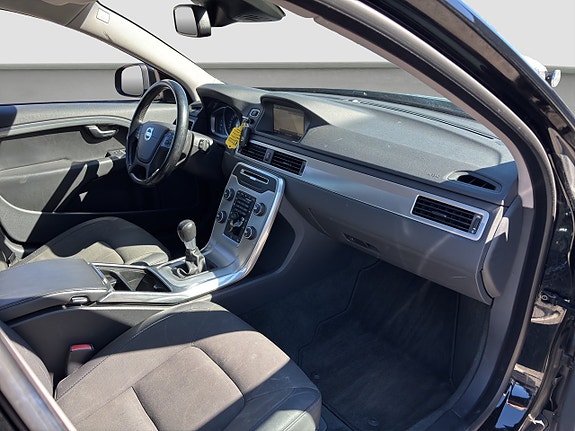 Volvo V70 13 of 15