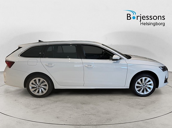 Skoda Octavia 2 of 5