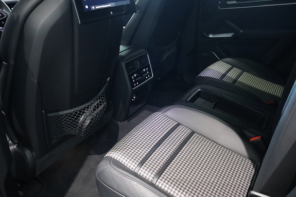 Porsche Cayenne 19 of 24