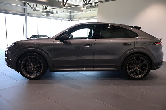 Porsche Cayenne 6 of 24