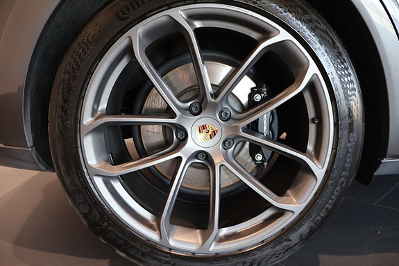Porsche Cayenne 8 of 24