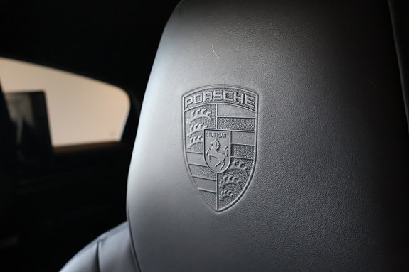 Porsche Cayenne 15 of 24