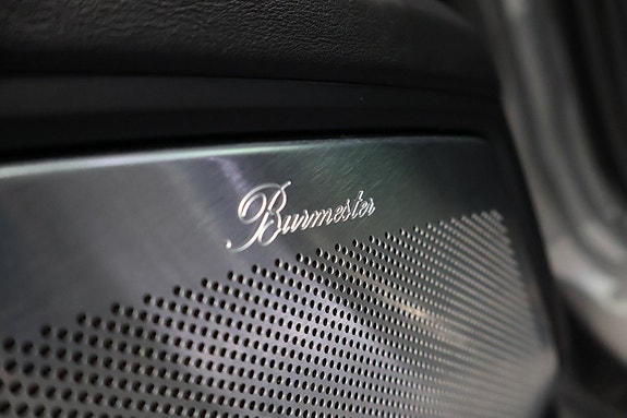 Porsche Cayenne 12 of 24