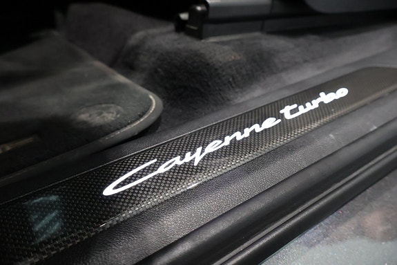 Porsche Cayenne 24 of 24