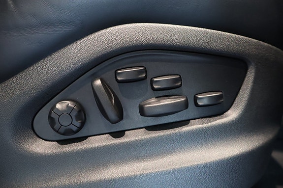Porsche Cayenne 23 of 24