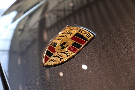 Porsche Cayenne 10 of 24