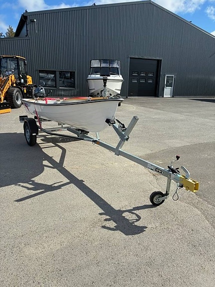 Persson 375 med Yamaha F6 och Trailer 2 of 8