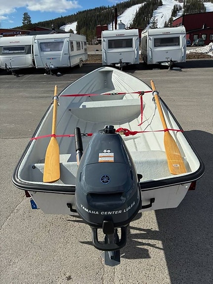 Persson 375 med Yamaha F6 och Trailer 5 of 8
