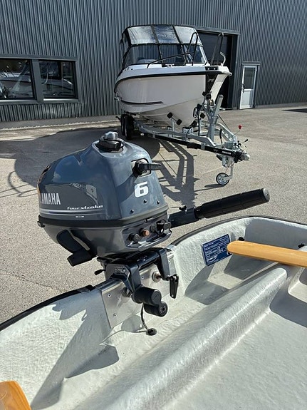Persson 375 med Yamaha F6 och Trailer 4 of 8