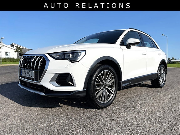 Audi Q3 2 of 5
