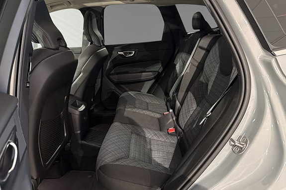 Volvo XC60 8 of 18