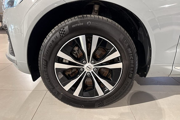 Volvo XC60 12 of 18