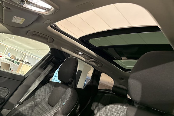 Volvo XC60 14 of 18