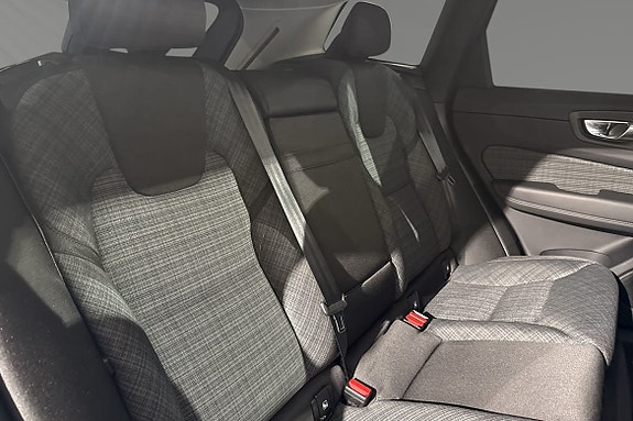 Volvo XC60 11 of 18