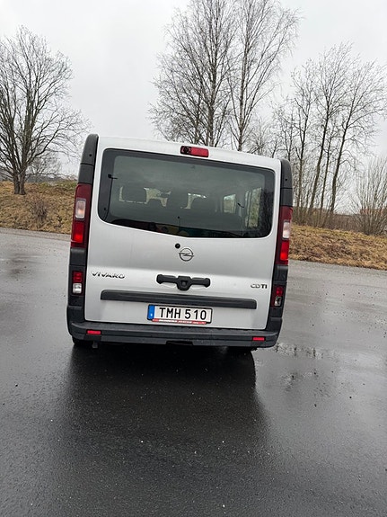 Opel Vivaro 5 of 5