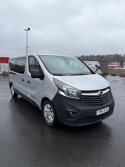 Opel Vivaro 2 of 5