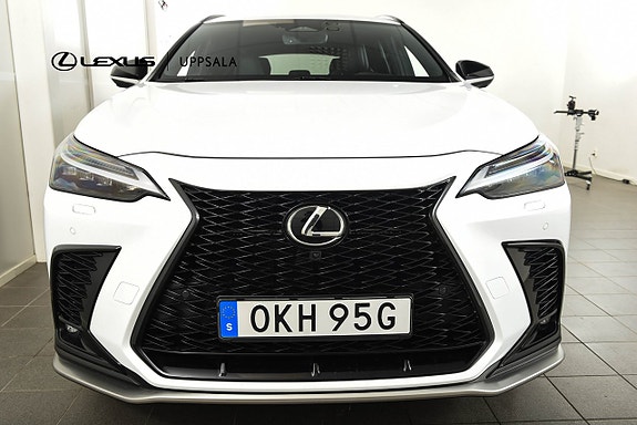 Lexus NX350h 4 of 5