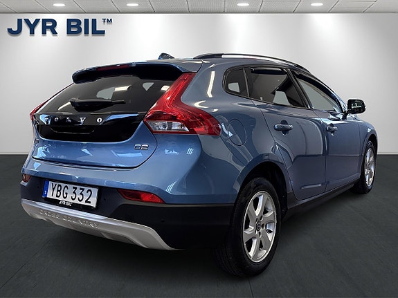 Volvo V40 Cross Country 3 of 5