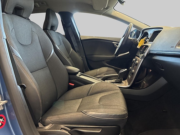 Volvo V40 Cross Country 20 of 26