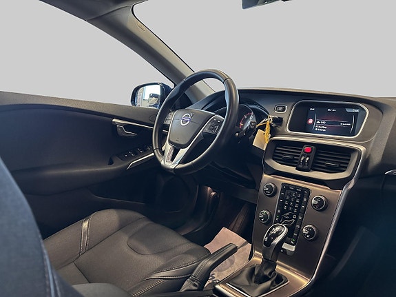Volvo V40 Cross Country 21 of 26