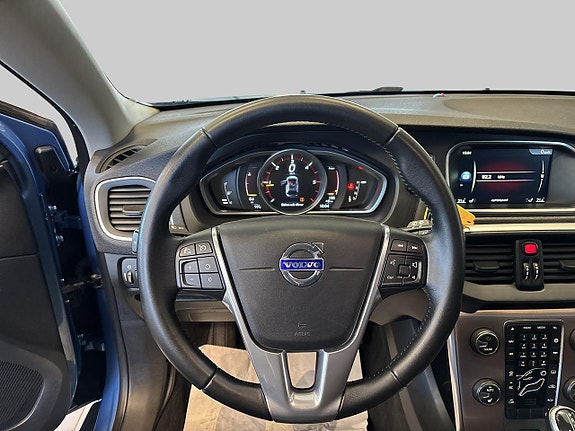 Volvo V40 Cross Country 11 of 26