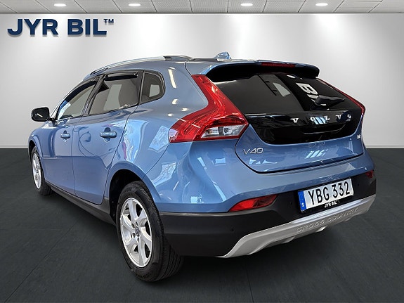 Volvo V40 Cross Country 5 of 5