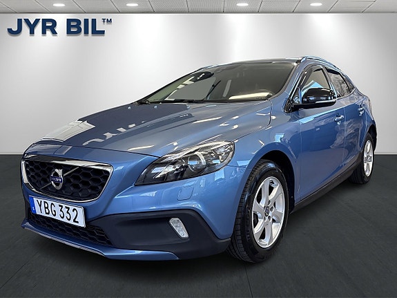 Volvo V40 Cross Country 7 of 26