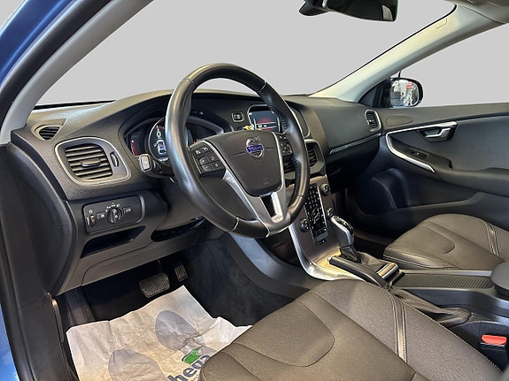 Volvo V40 Cross Country 8 of 26