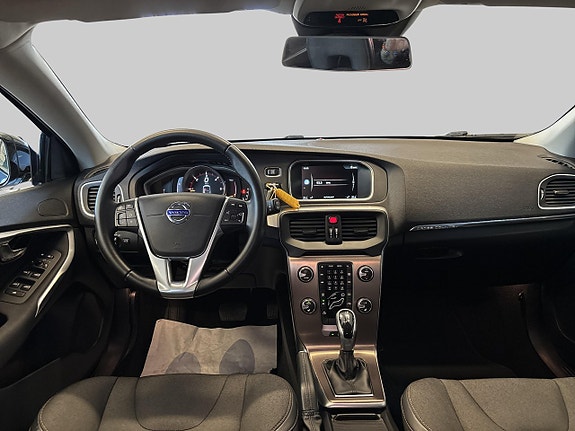 Volvo V40 Cross Country 10 of 26